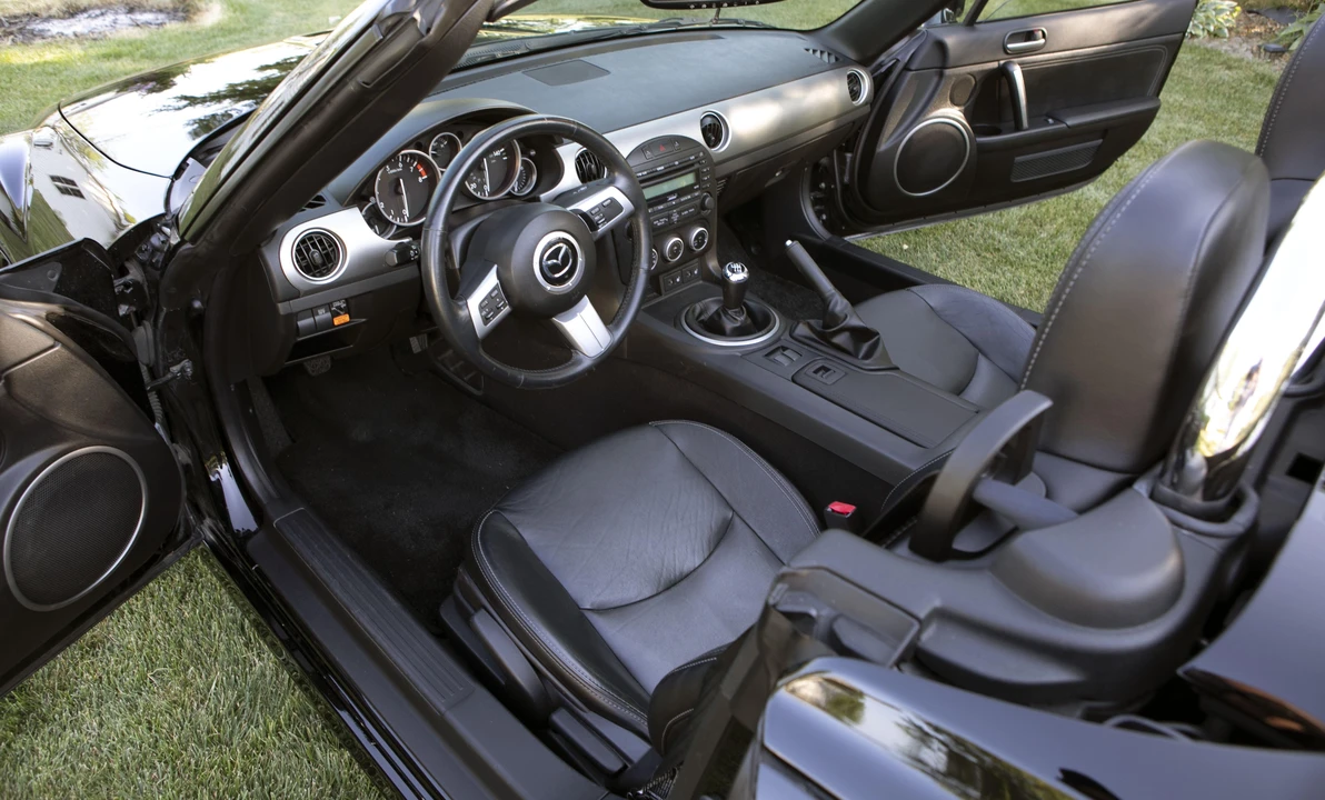 2010 Mazda NC MX-5 Miata - Image 28 of 31
