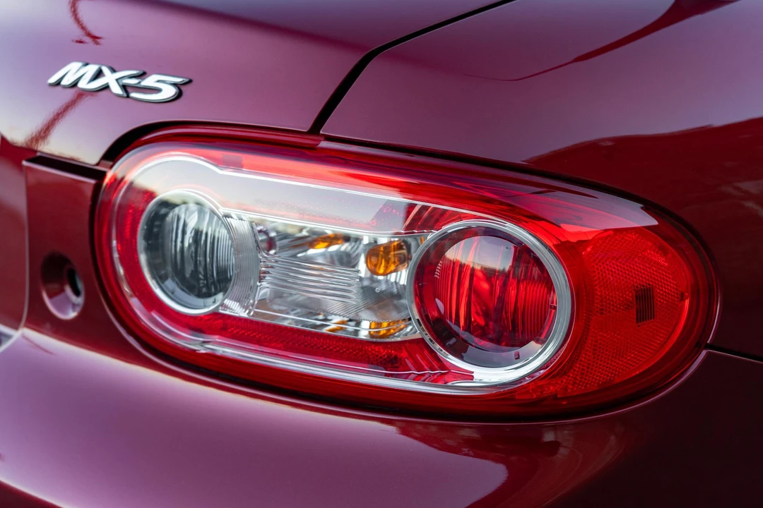 2010 Mazda NC MX-5 Miata - Image 24 of 31