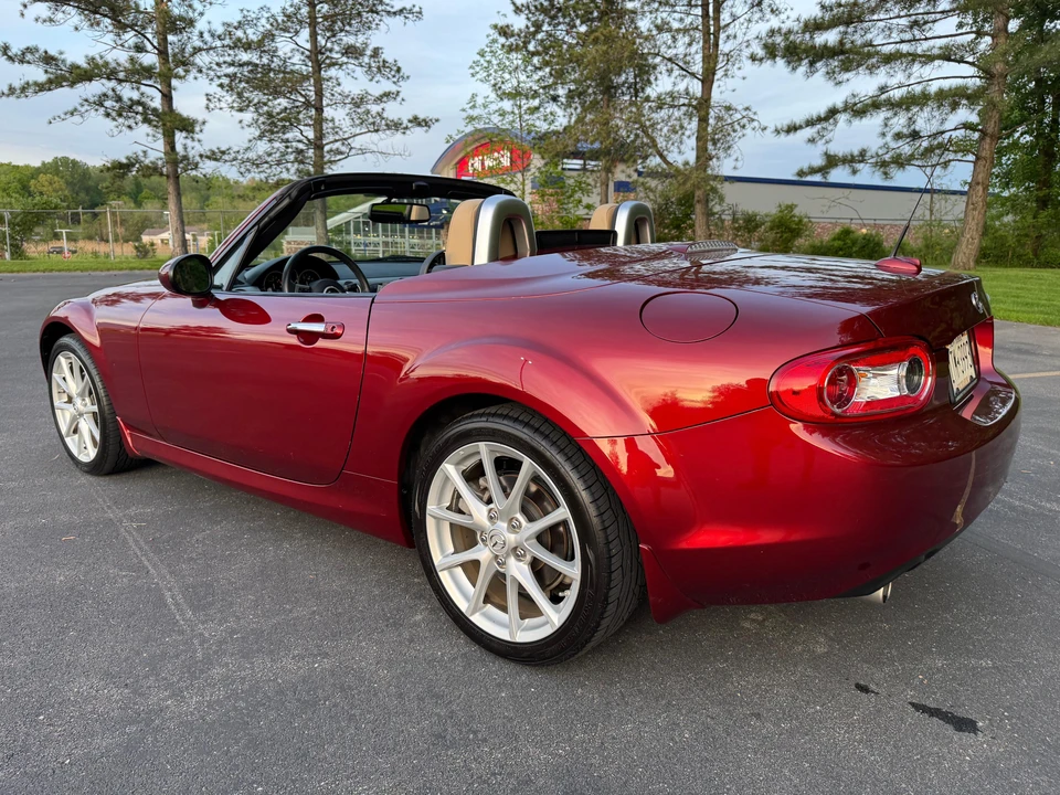 2010 Mazda NC MX-5 Miata - Image 17 of 31