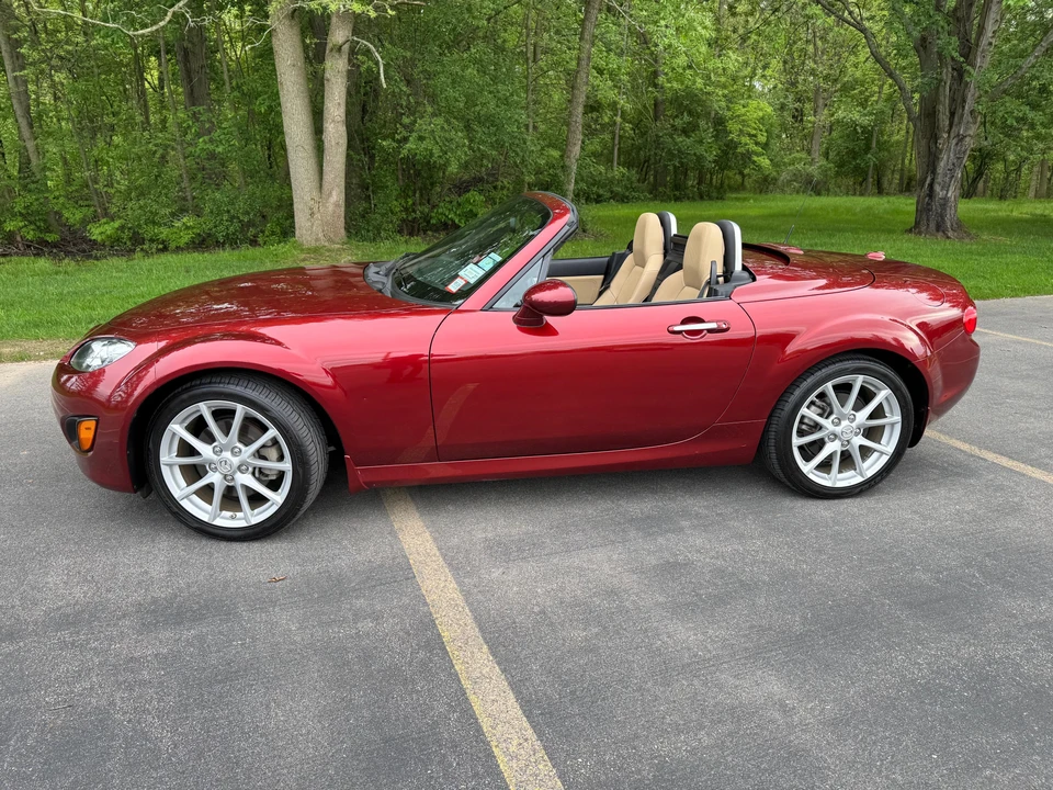 2010 Mazda NC MX-5 Miata - Image 16 of 31
