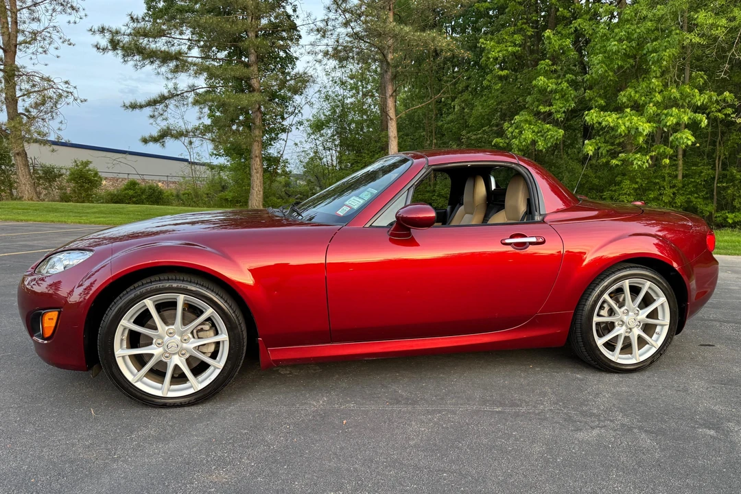 2010 Mazda NC MX-5 Miata - Image 3 of 31
