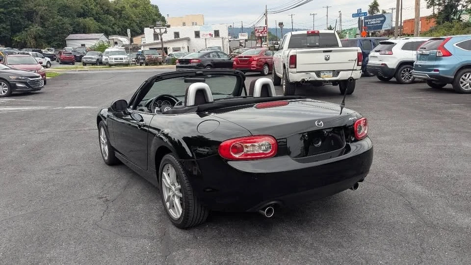 2010 Mazda NC MX-5 Miata - Image 4 of 20