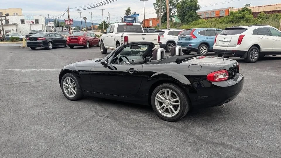 2010 Mazda NC MX-5 Miata - Image 3 of 20