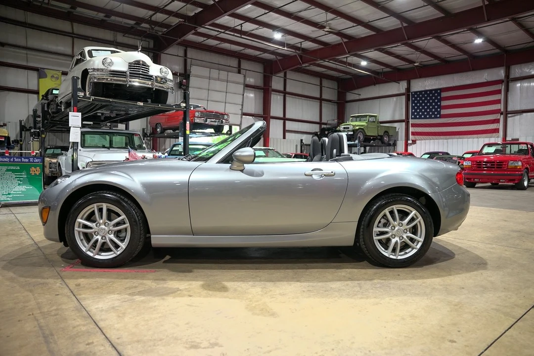 2010 Mazda NC MX-5 Miata - Image 4 of 12