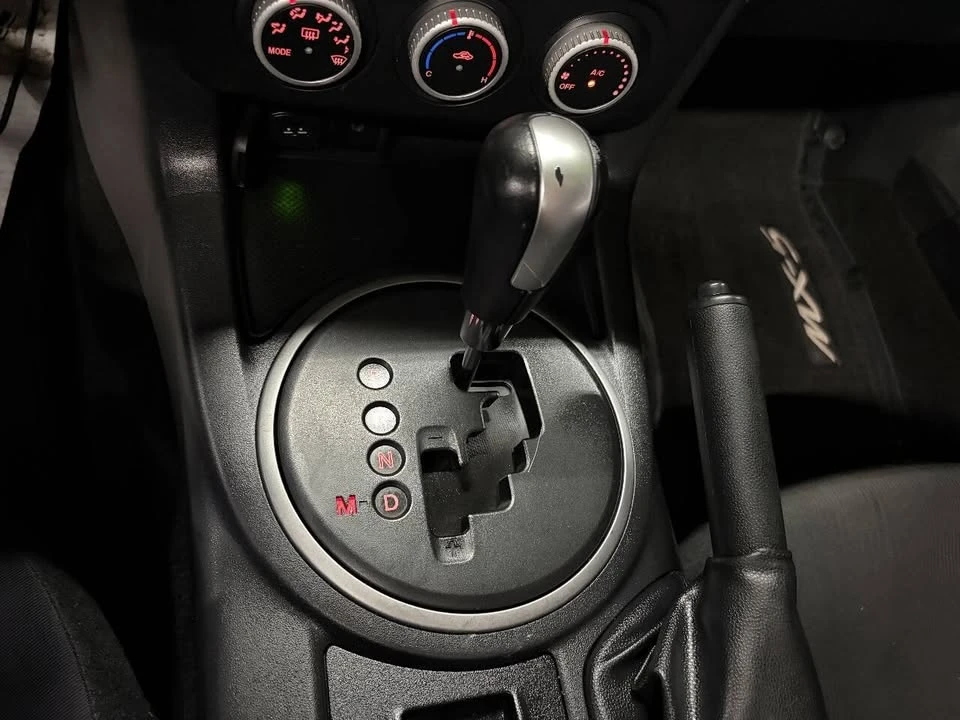 2010 Mazda NC MX-5 Miata - Image 16 of 20