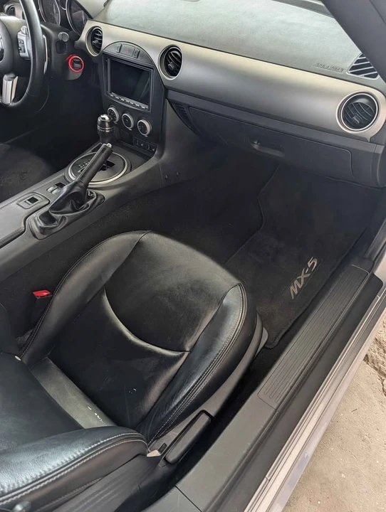 2010 Mazda NC MX-5 Miata - Image 14 of 15