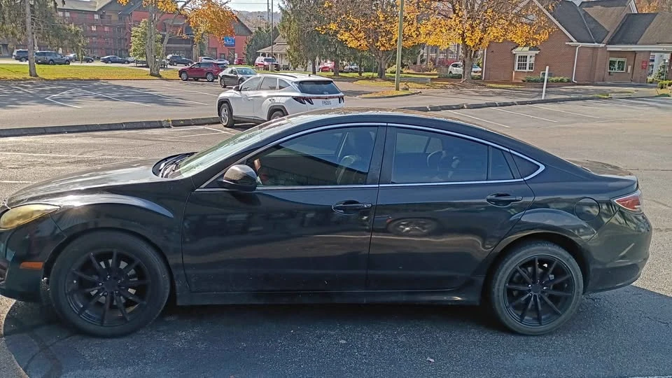 2010 Mazda MX-6 - Image 2 of 6
