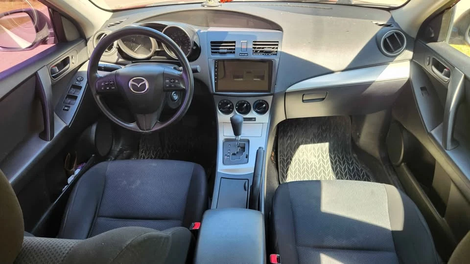 2010 Mazda Mazda 3 2nd Gen - Image 2 of 2