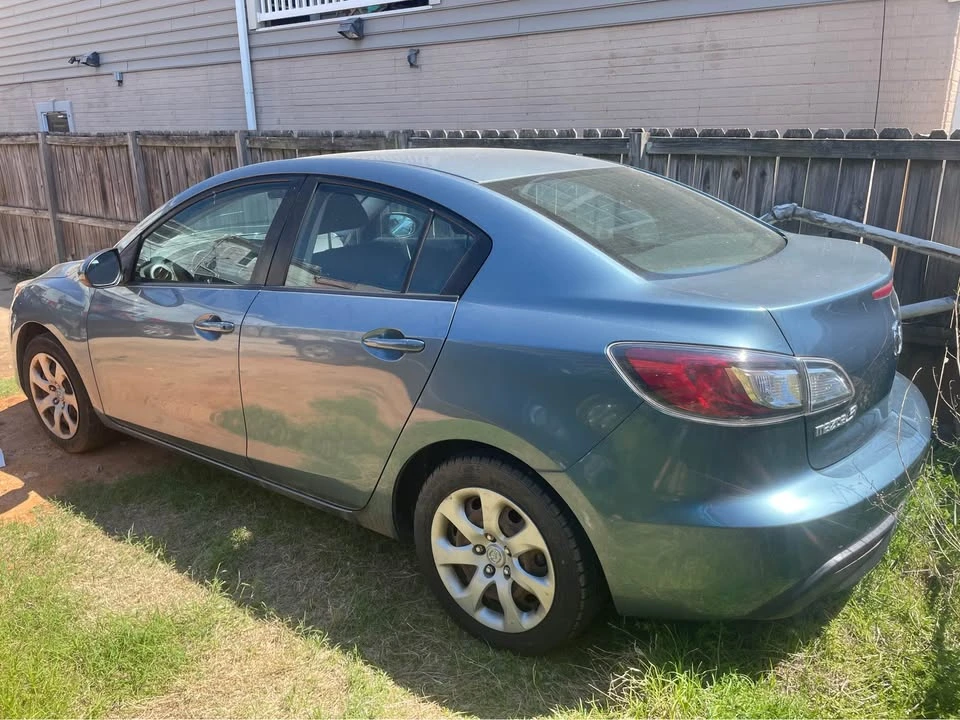 2010 Mazda Mazda 3 2nd Gen - Image 3 of 4