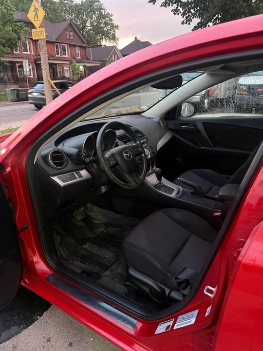 2010 Mazda Mazda 3 2nd Gen - Image 5 of 11