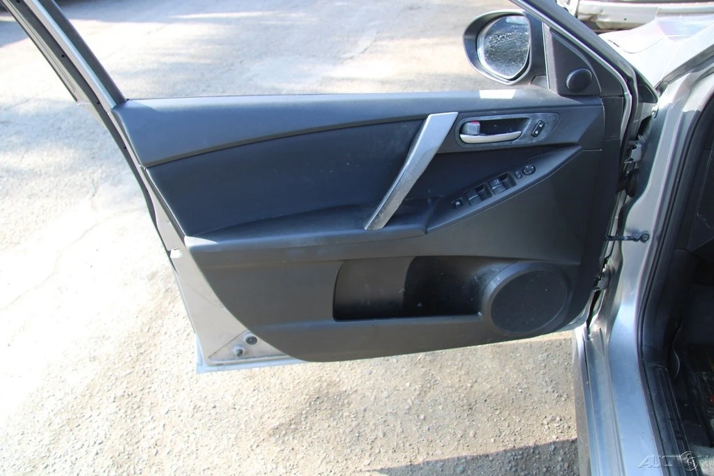 2010 Mazda Mazda 3 2nd Gen - Image 12 of 21