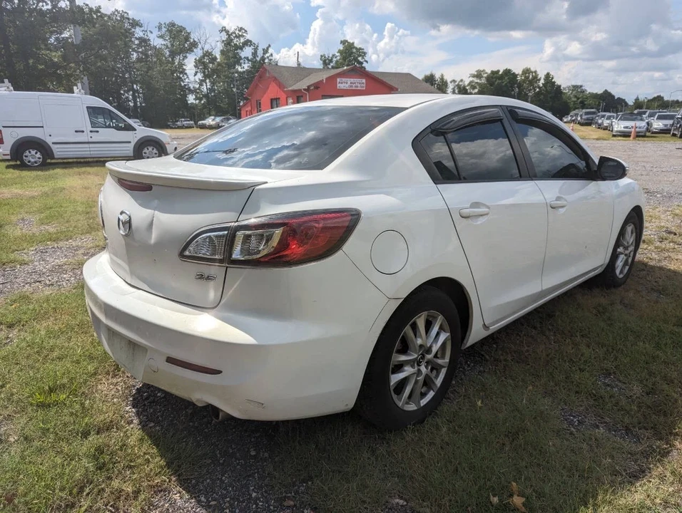 2010 Mazda Mazda 3 2nd Gen - Image 4 of 21