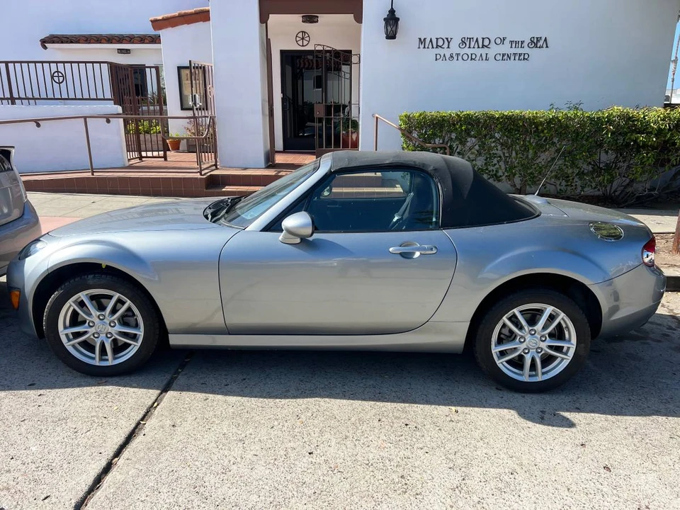 2010 Mazda NC MX-5 Miata - Image 4 of 8