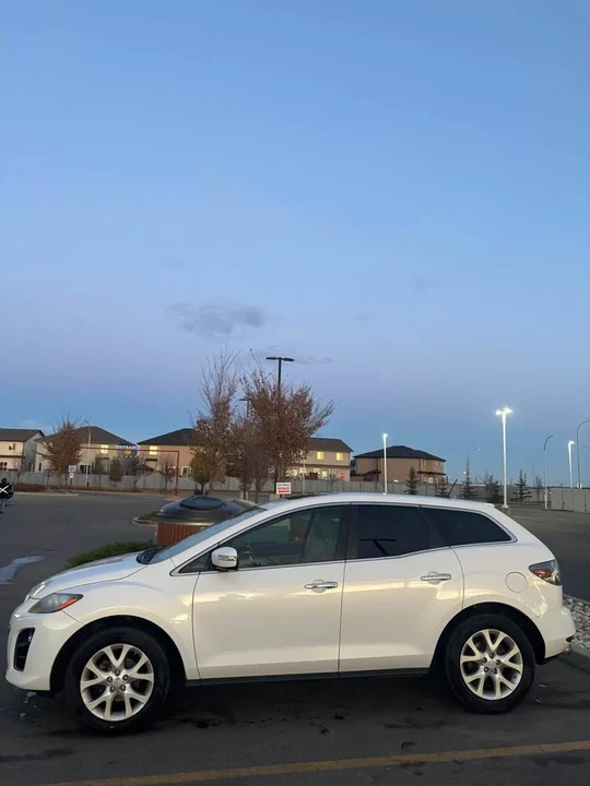 2010 Mazda CX-7 - Image 2 of 10