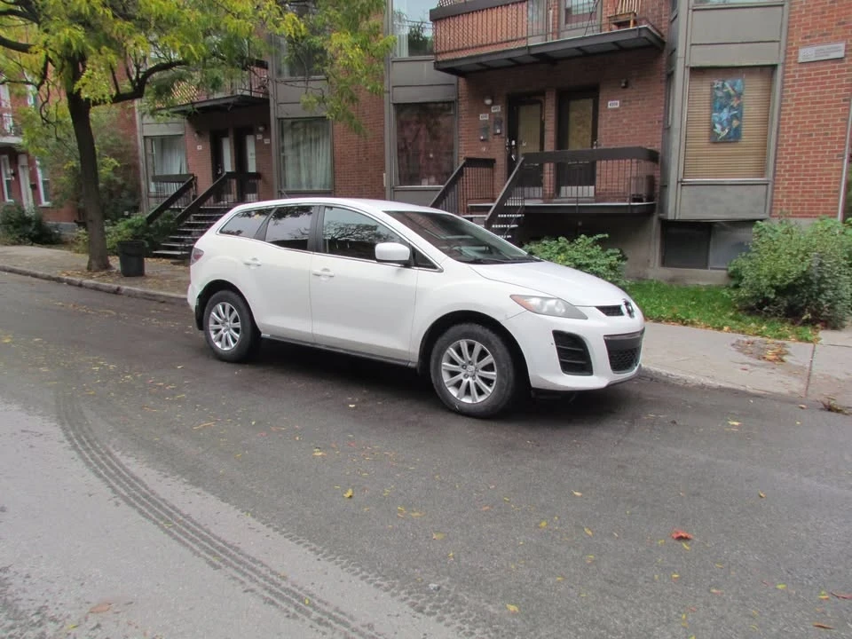 2010 Mazda CX-7 - Image 2 of 10
