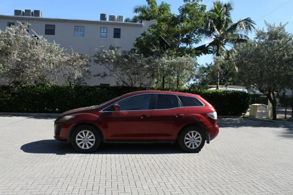 2010 Mazda CX-7 - Image 2 of 14