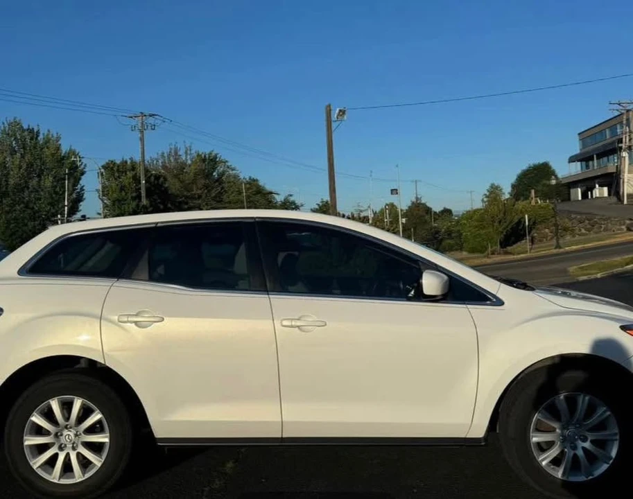 2010 Mazda CX-7 - Image 2 of 9