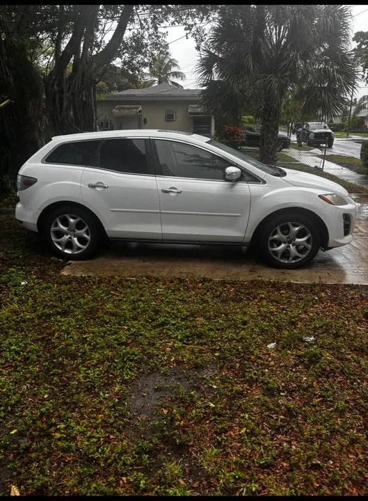 2010 Mazda CX-7 - Image 2 of 2