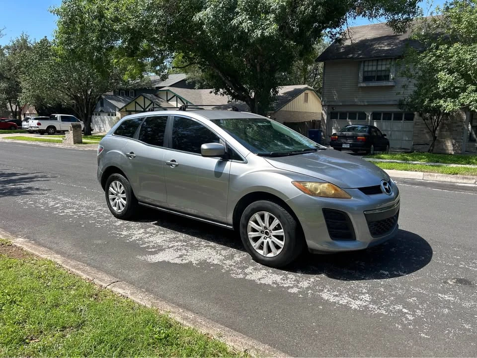 2010 Mazda CX-7 - Image 2 of 10