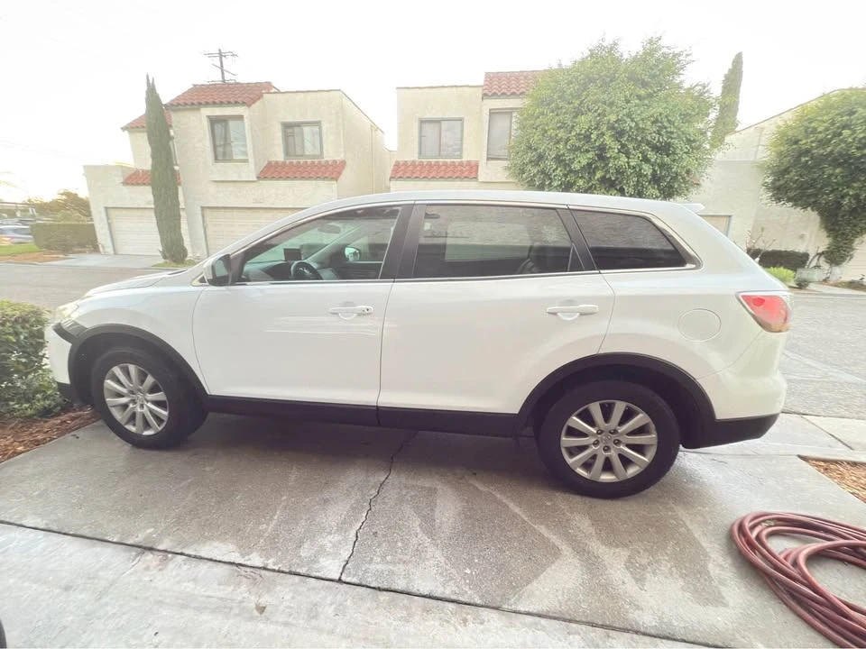 2010 Mazda CX-9 - Image 2 of 3