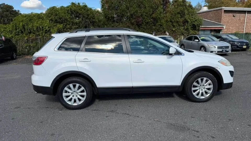 2010 Mazda CX-9 - Image 2 of 17