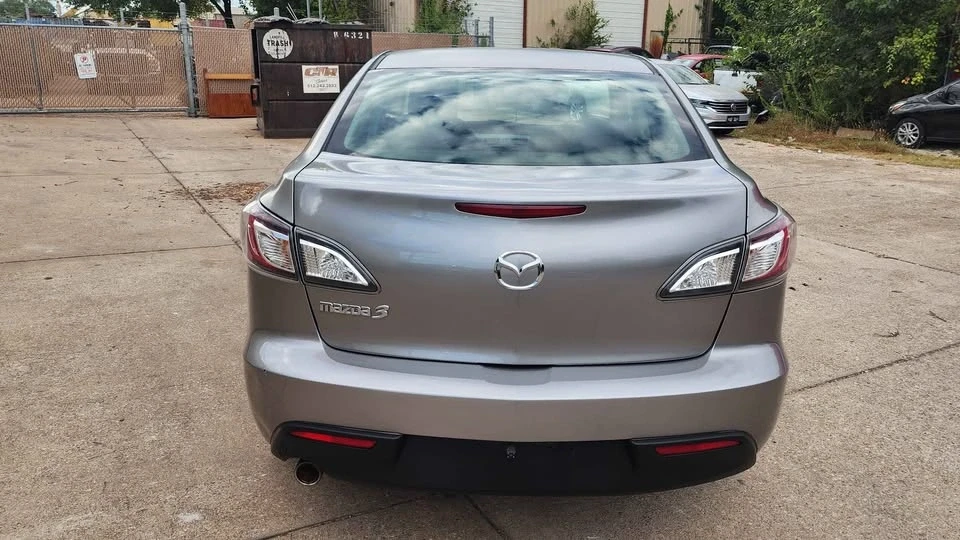 2010 Mazda Mazda 3 2nd Gen - Image 5 of 11