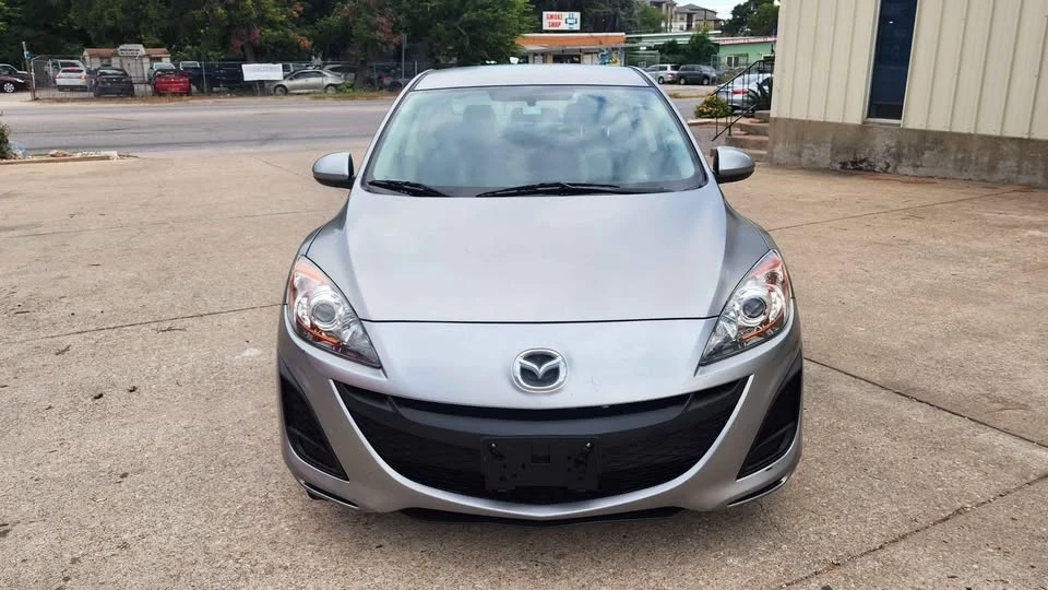 2010 Mazda Mazda 3 2nd Gen - Image 2 of 11