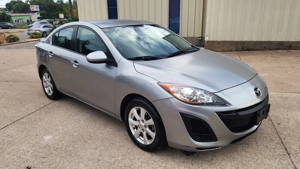 2010 Mazda Mazda 3 2nd Gen - Image 3 of 11