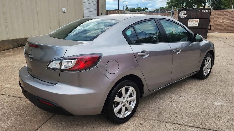 2010 Mazda Mazda 3 2nd Gen - Image 4 of 11