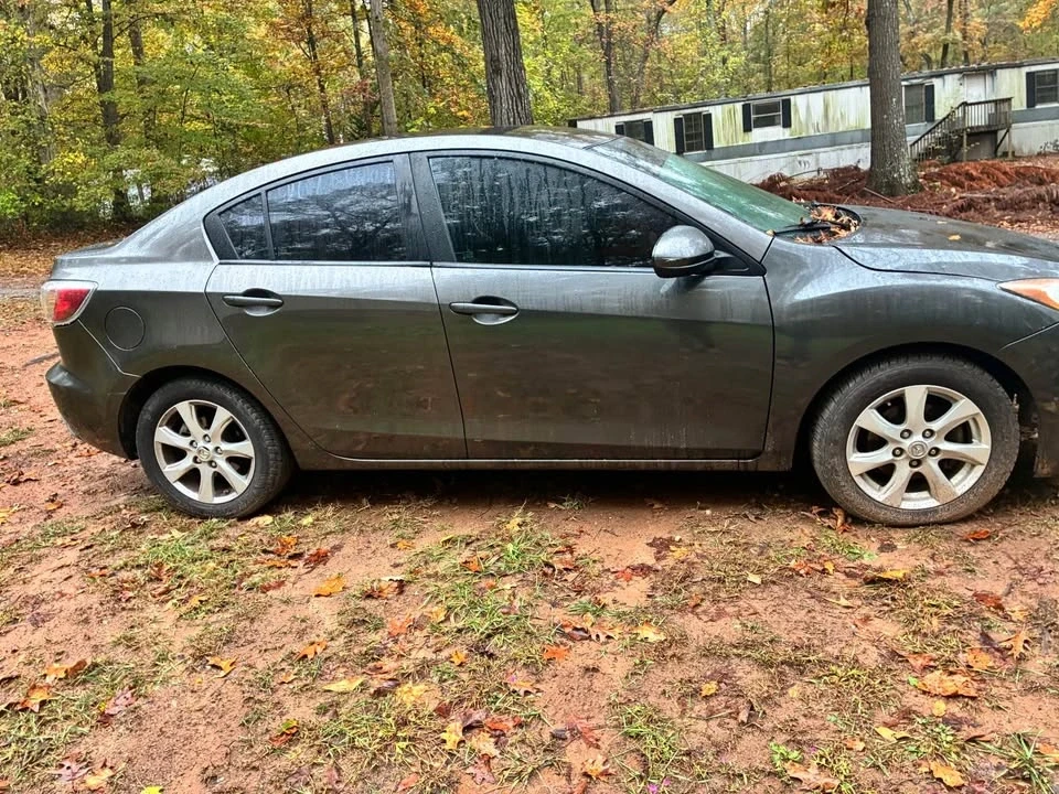 2010 Mazda Mazda 3 2nd Gen - Image 2 of 4