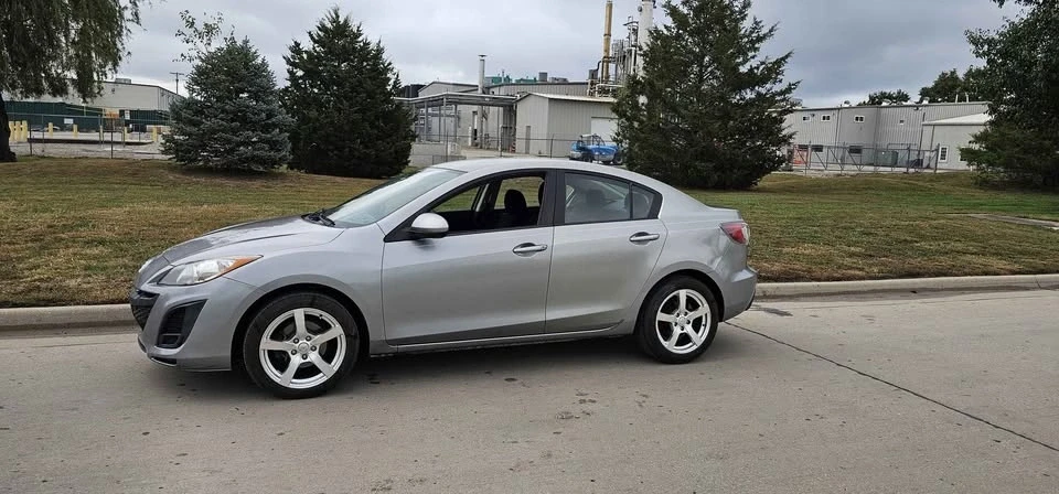 2010 Mazda Mazda 3 2nd Gen - Image 4 of 10