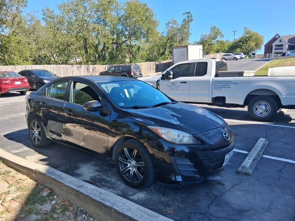 2010 Mazda Mazda 3 2nd Gen - Image 2 of 4