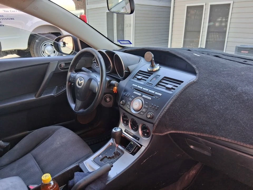 2010 Mazda Mazda 3 2nd Gen - Image 4 of 4
