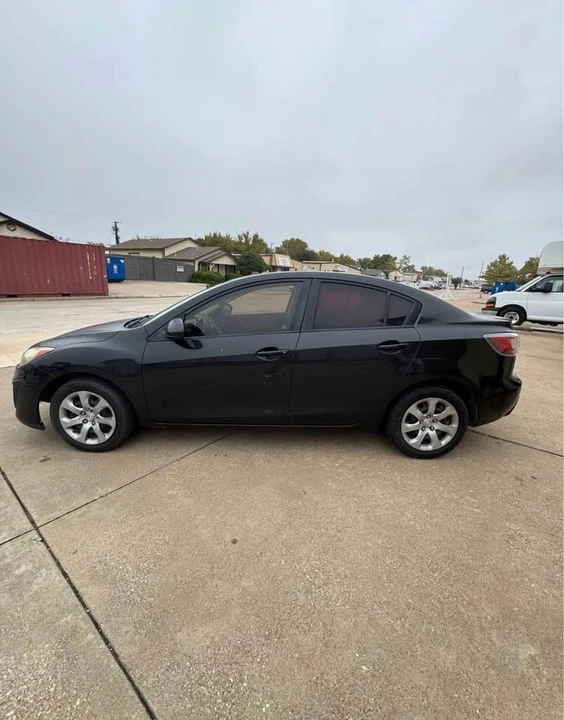 2010 Mazda Mazda 3 2nd Gen - Image 3 of 8
