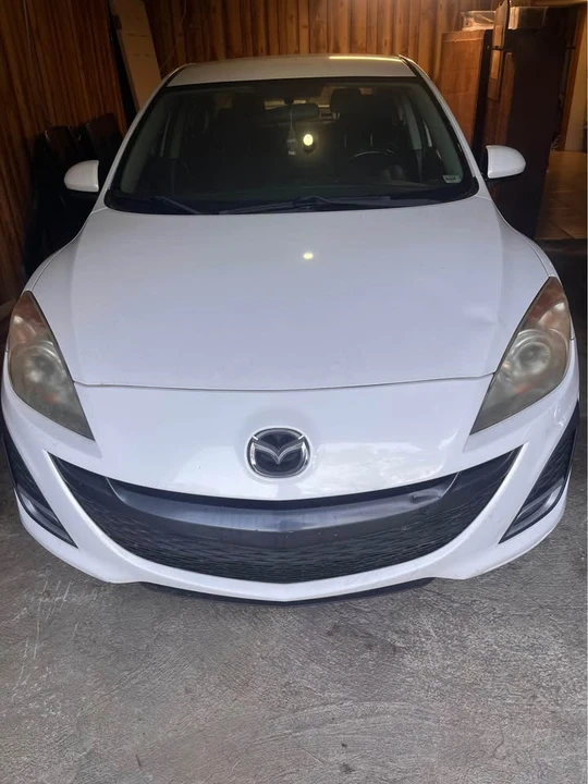 2010 Mazda Mazda 3 2nd Gen - Image 2 of 8