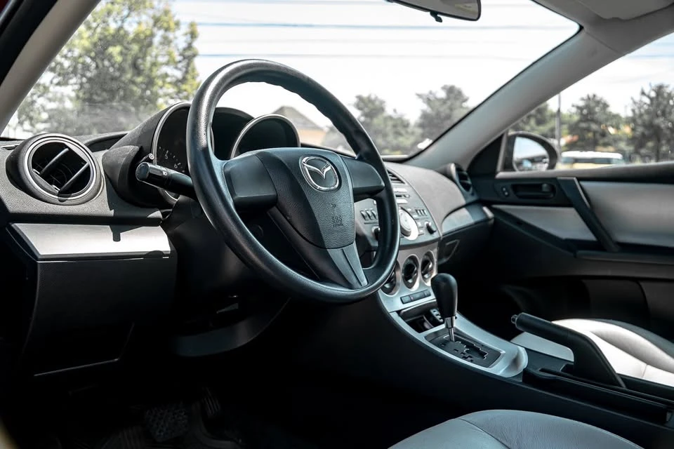 2010 Mazda Mazda 3 2nd Gen - Image 6 of 11