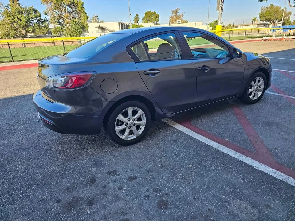 2010 Mazda Mazda 3 2nd Gen - Image 3 of 10