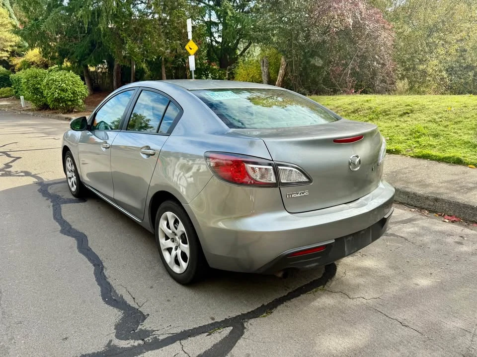 2010 Mazda Mazda 3 2nd Gen - Image 4 of 14