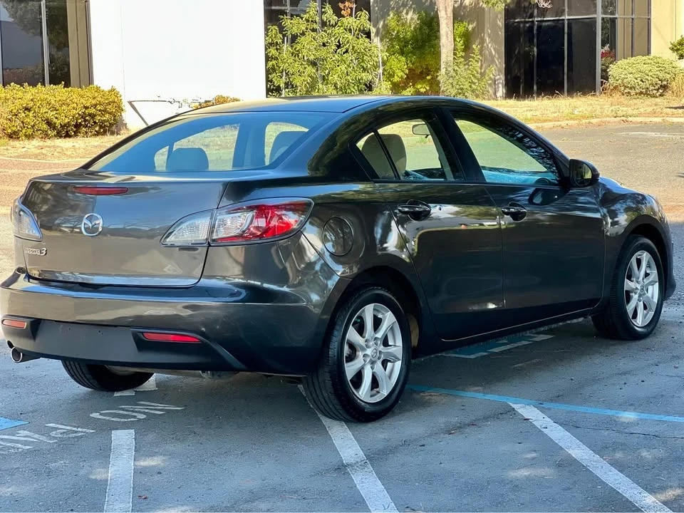 2010 Mazda Mazda 3 2nd Gen - Image 4 of 9