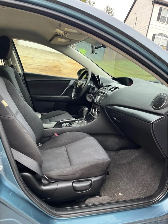 2010 Mazda Mazda 3 2nd Gen - Image 10 of 15