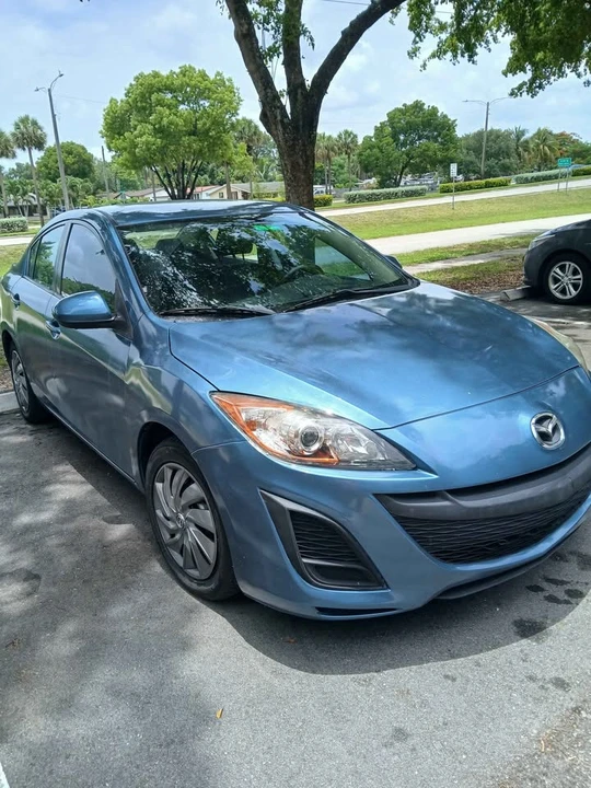 2010 Mazda Mazda 3 2nd Gen - Image 2 of 5