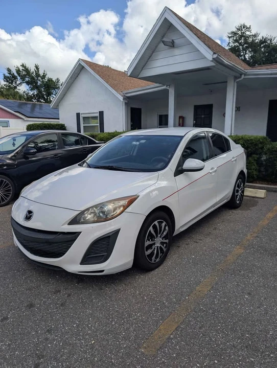 2010 Mazda Mazda 3 2nd Gen - Image 4 of 13