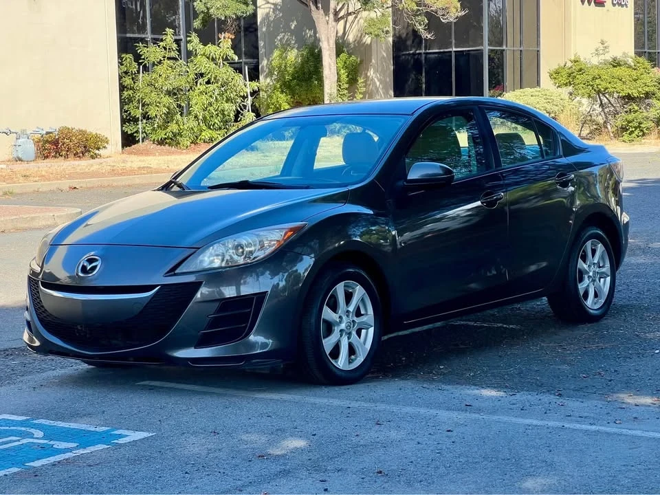 2010 Mazda Mazda 3 2nd Gen - Image 2 of 9
