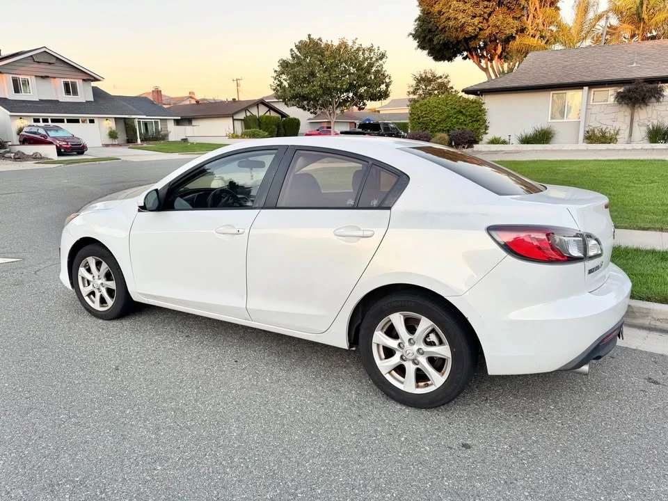 2010 Mazda Mazda 3 2nd Gen - Image 6 of 11