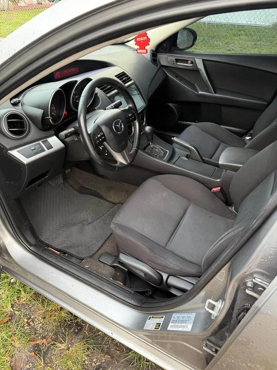 2010 Mazda Mazda 3 2nd Gen - Image 4 of 5