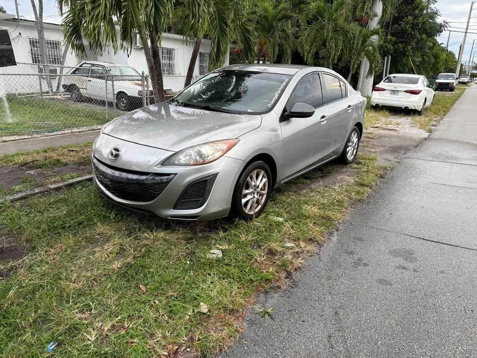 2010 Mazda Mazda 3 2nd Gen - Image 3 of 5