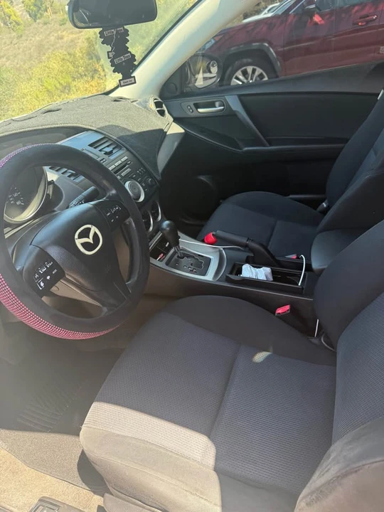 2010 Mazda Mazda 3 2nd Gen - Image 2 of 6