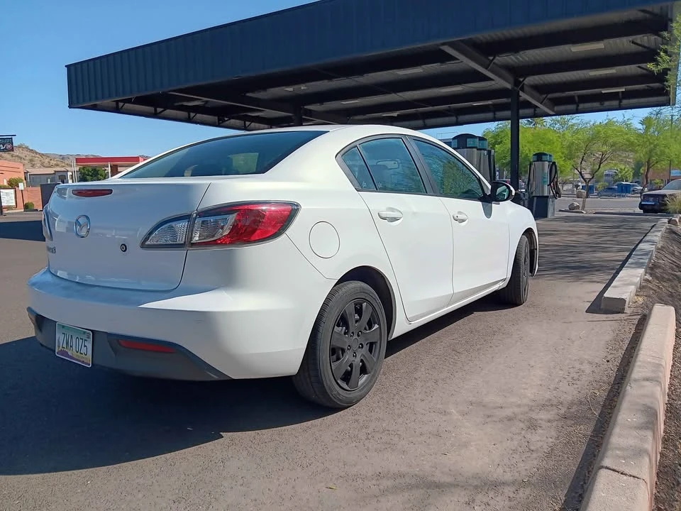 2010 Mazda Mazda 3 2nd Gen - Image 2 of 3