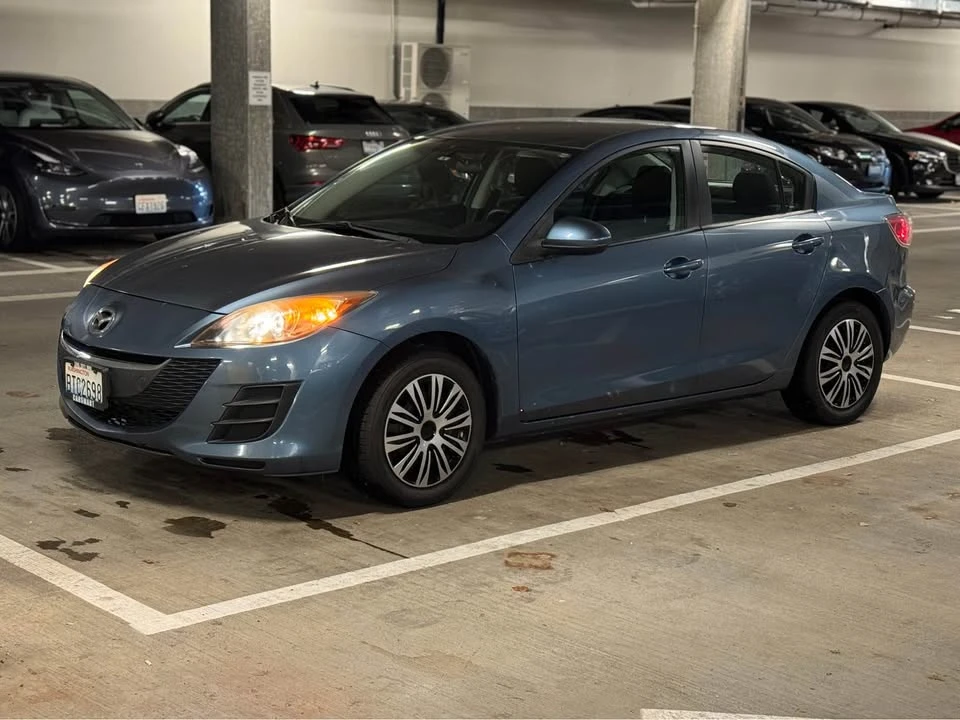 2010 Mazda Mazda 3 2nd Gen - Image 2 of 10