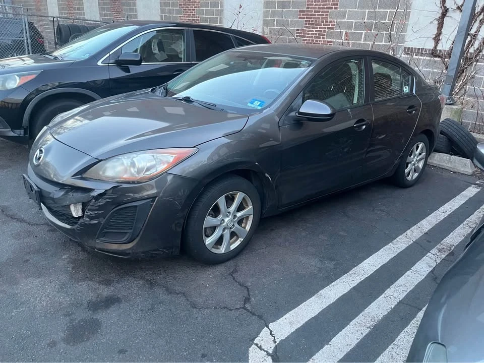 2010 Mazda Mazda 3 2nd Gen - Image 2 of 6